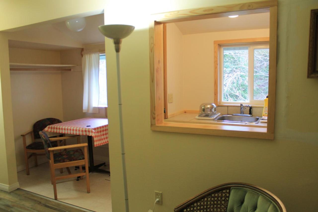 Orca Inn Alert Bay Kültér fotó
