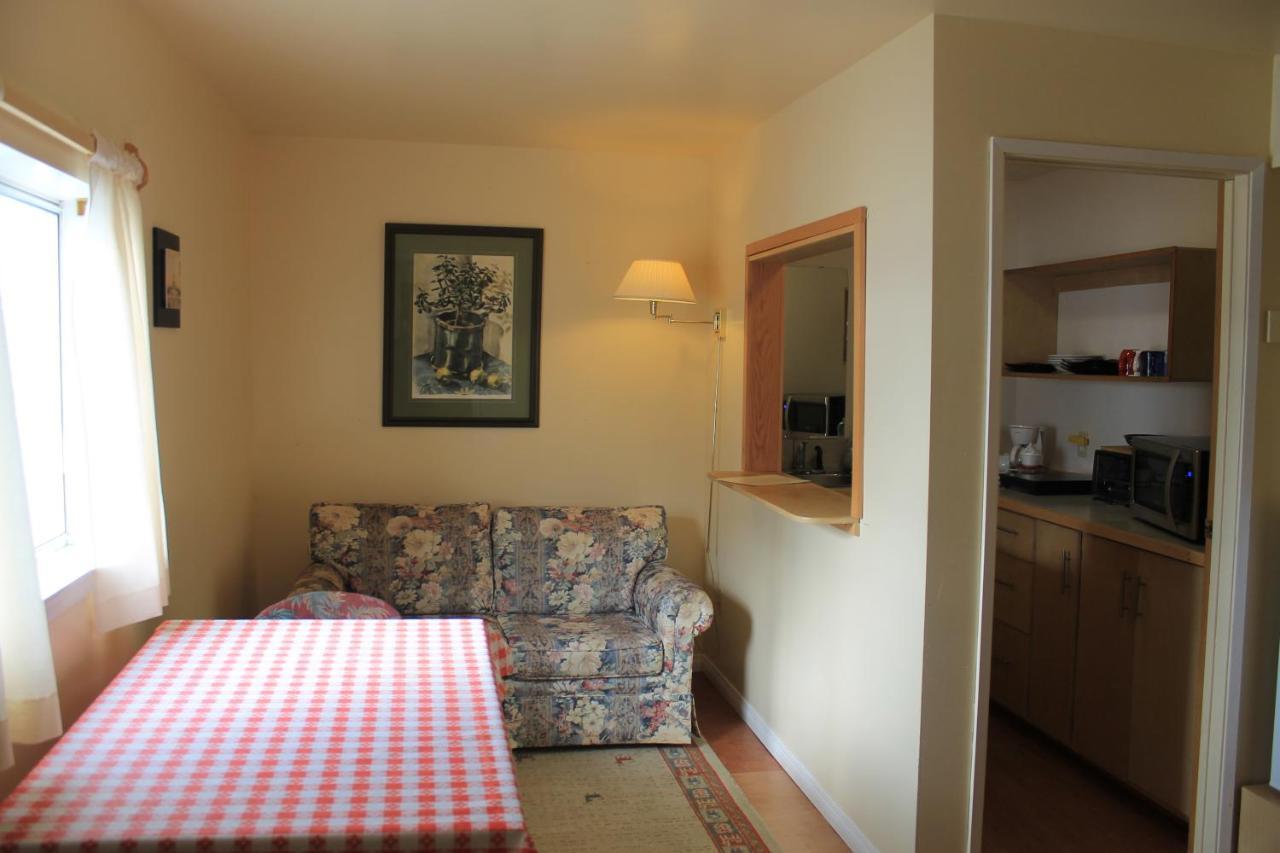 Orca Inn Alert Bay Kültér fotó
